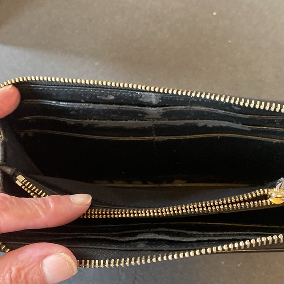 GUC. Coach black leather wallet with gold tone hardware. - Picture 9 of 14